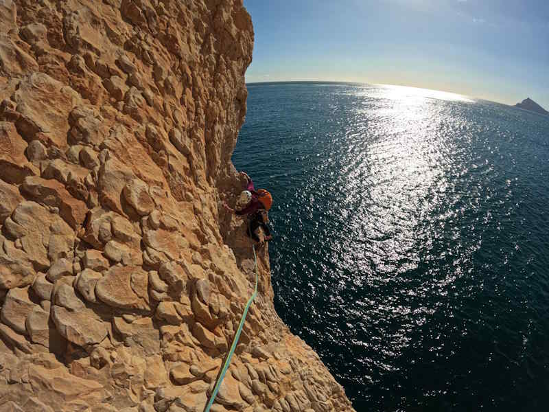 montañismo, rutas de senderismo, escalada y aventura al aire libre